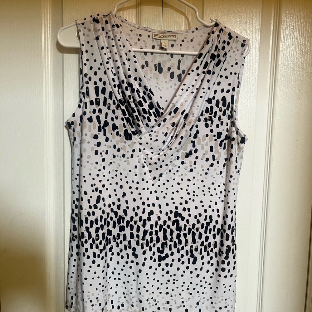 Dana Buchman White and Black Sleeveless Drape Top